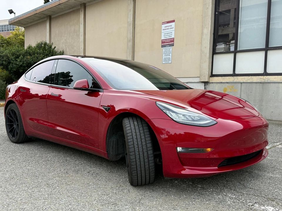 2018 Tesla Model 3 Performance - Image 11 of 31