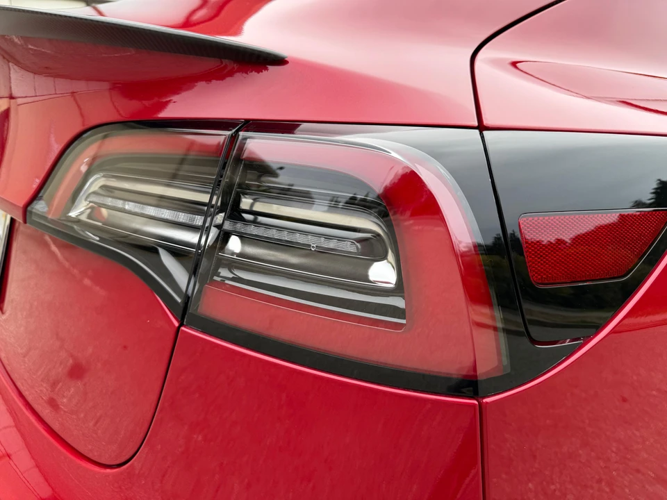 2018 Tesla Model 3 Performance - Image 27 of 31