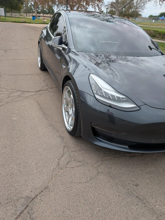 2018 Tesla Model 3 Performance - Image 18 of 31