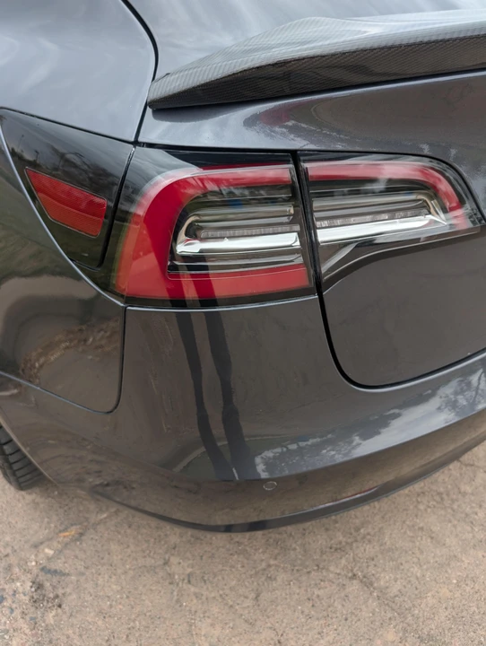 2018 Tesla Model 3 Performance - Image 27 of 31