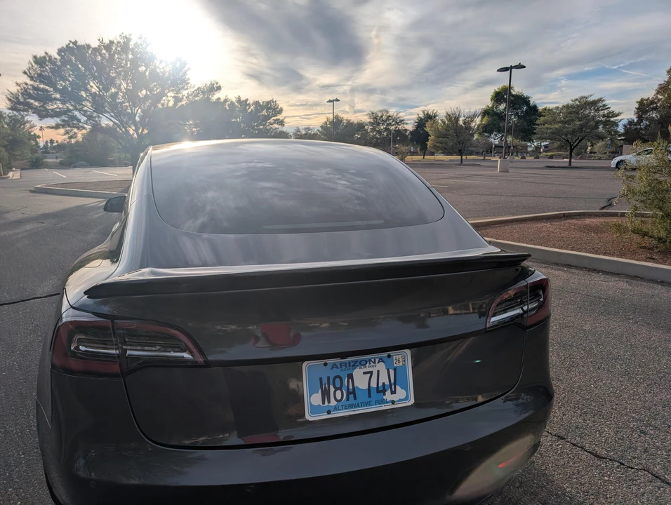 2018 Tesla Model 3 Performance - Image 29 of 31