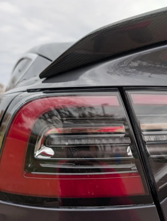 2018 Tesla Model 3 Performance - Image 28 of 31