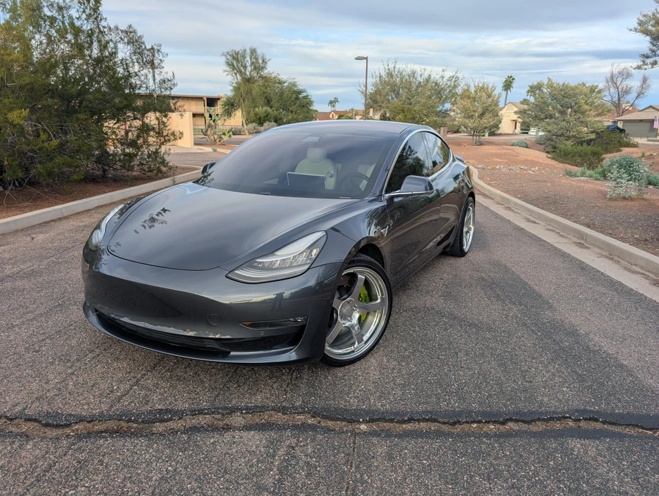 2018 Tesla Model 3 Performance - Image 7 of 31