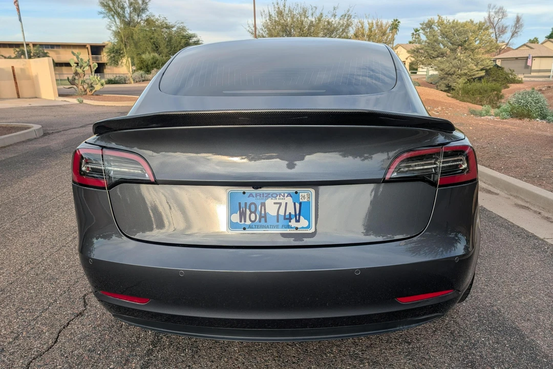 2018 Tesla Model 3 Performance - Image 5 of 31