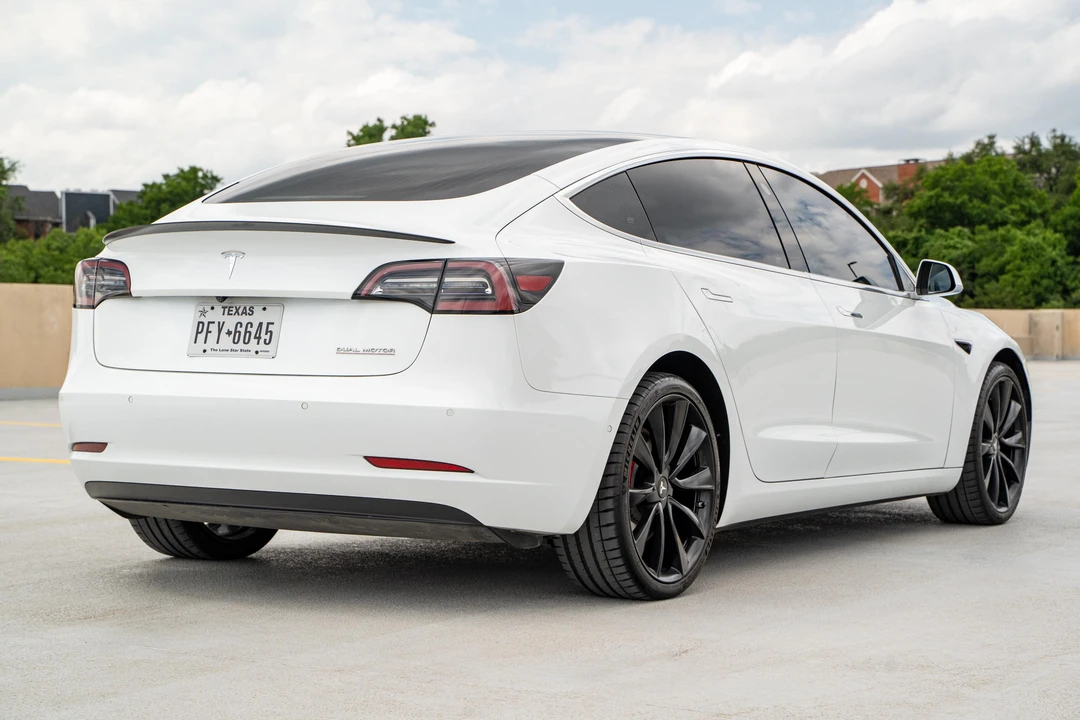 2018 Tesla Model 3 Performance - Image 4 of 31