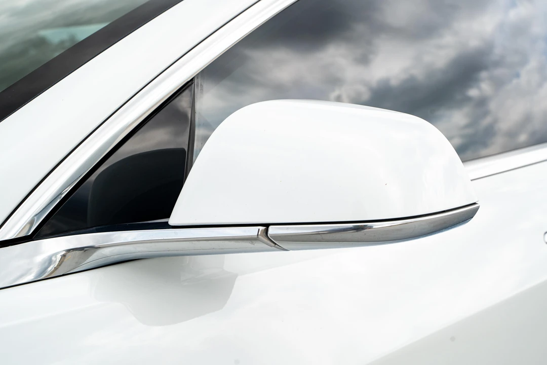 2018 Tesla Model 3 Performance - Image 20 of 31