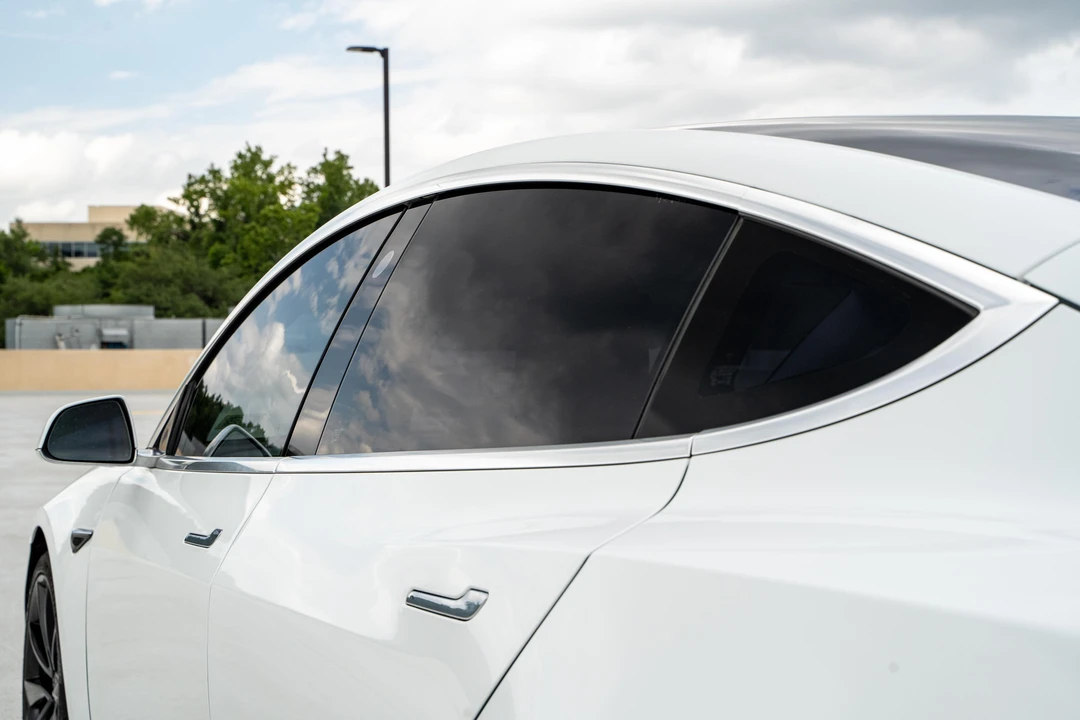 2018 Tesla Model 3 Performance - Image 23 of 31