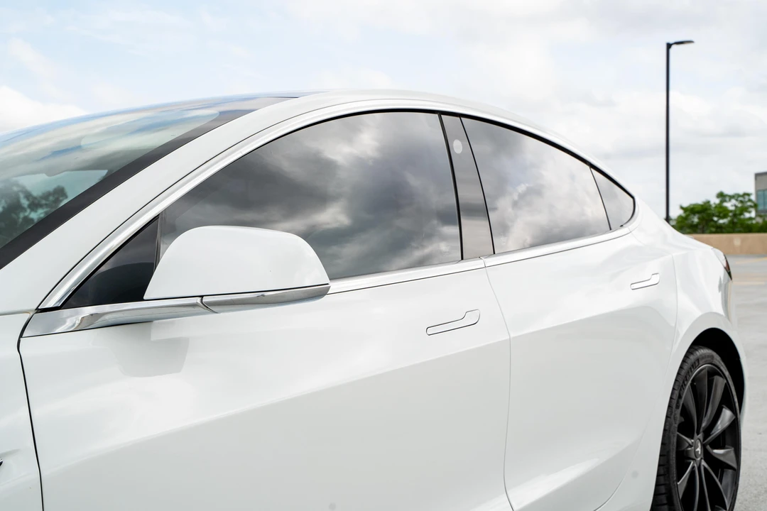 2018 Tesla Model 3 Performance - Image 19 of 31