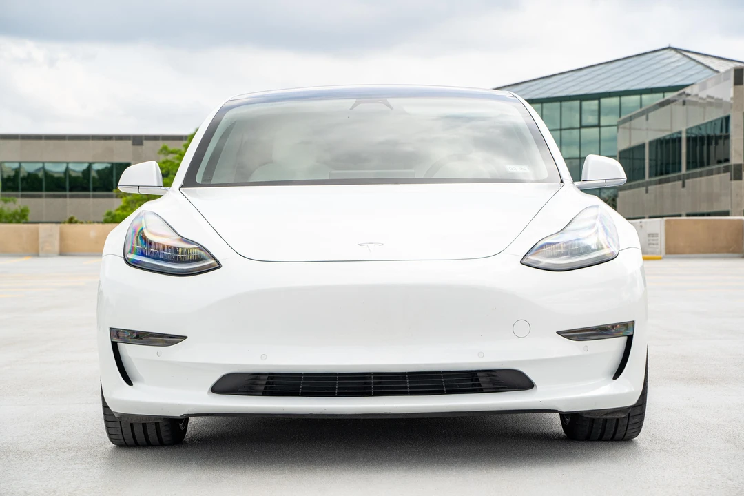 2018 Tesla Model 3 Performance - Image 2 of 31