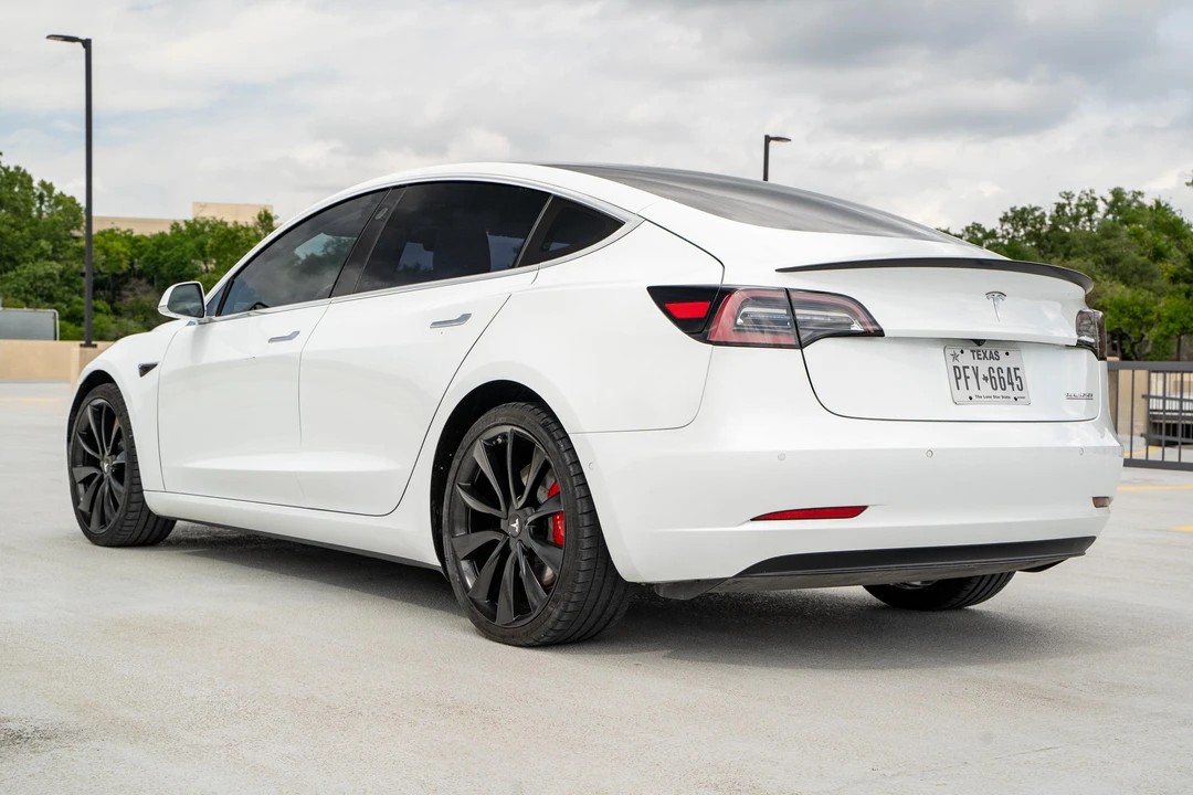 2018 Tesla Model 3 Performance - Image 7 of 31