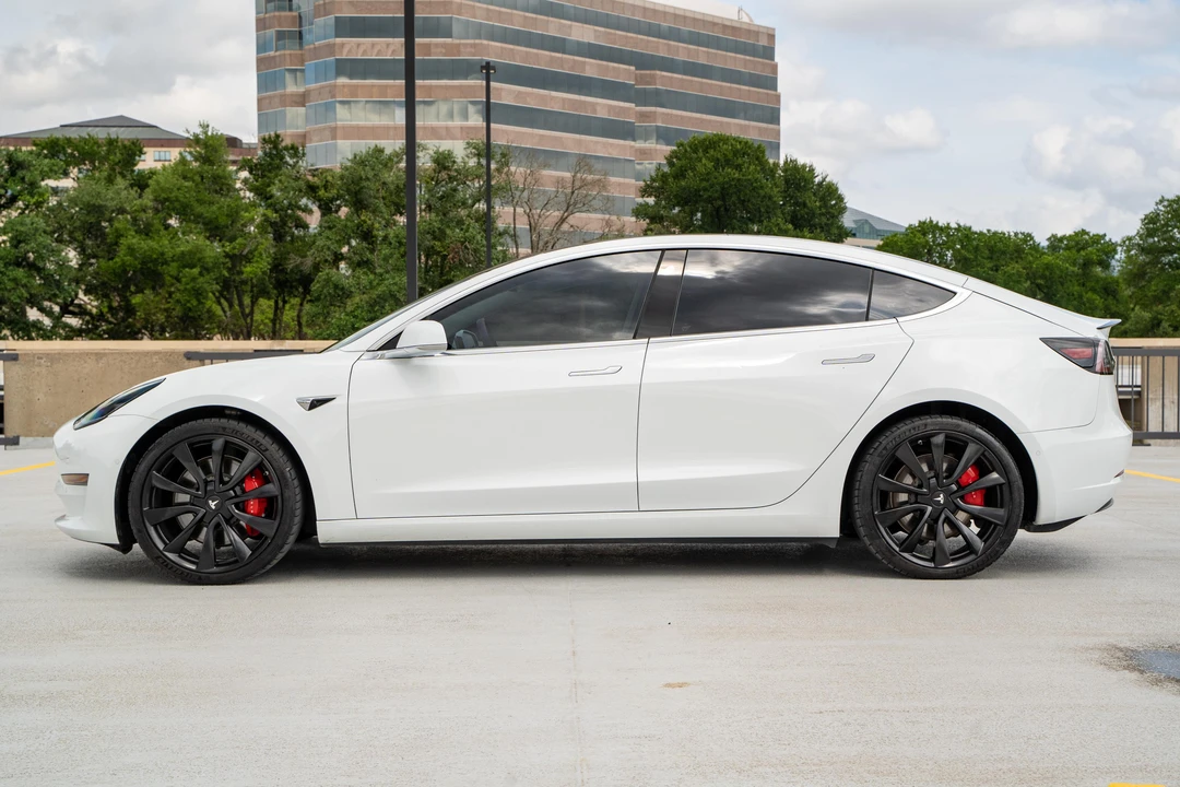 2018 Tesla Model 3 Performance - Image 6 of 31