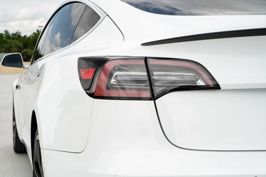 2018 Tesla Model 3 Performance - Image 30 of 31