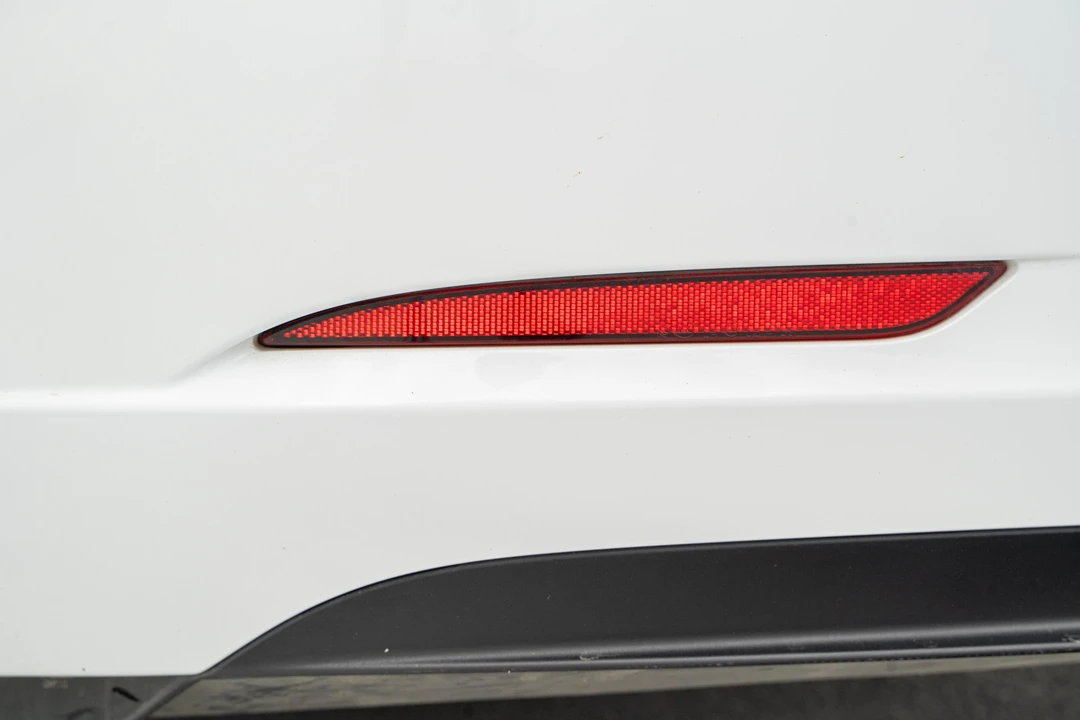 2018 Tesla Model 3 Performance - Image 28 of 31