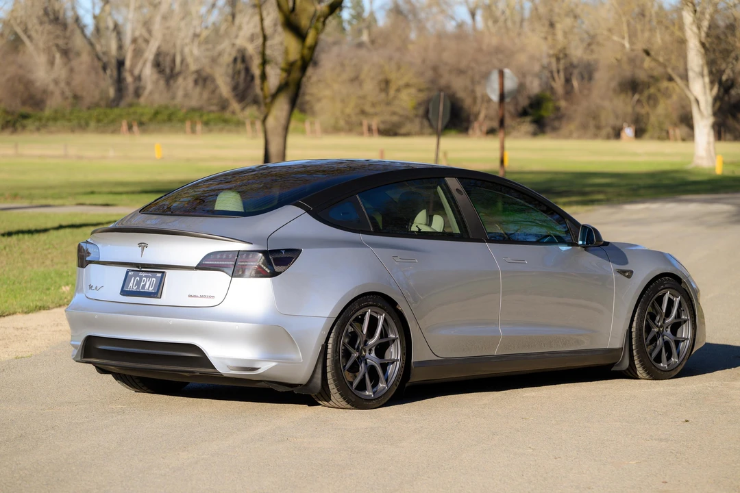 2018 Tesla Model 3 Performance - Image 14 of 31