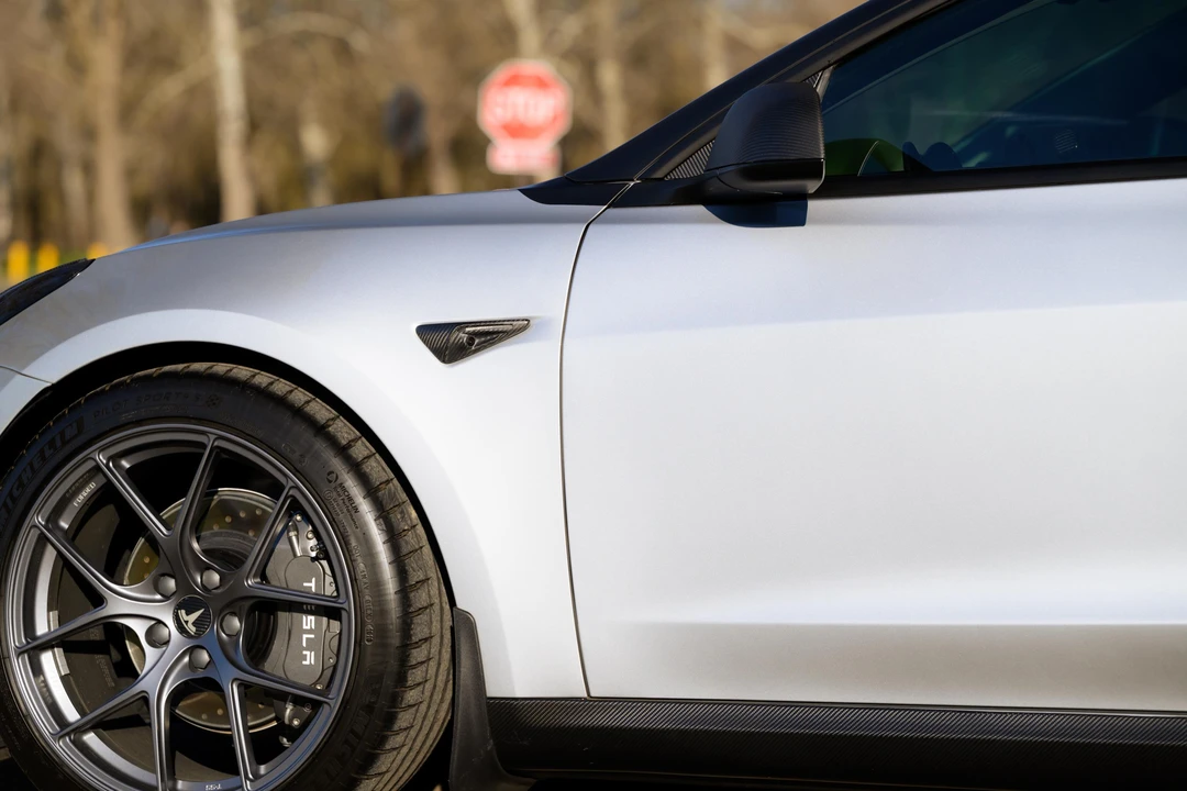 2018 Tesla Model 3 Performance - Image 20 of 31