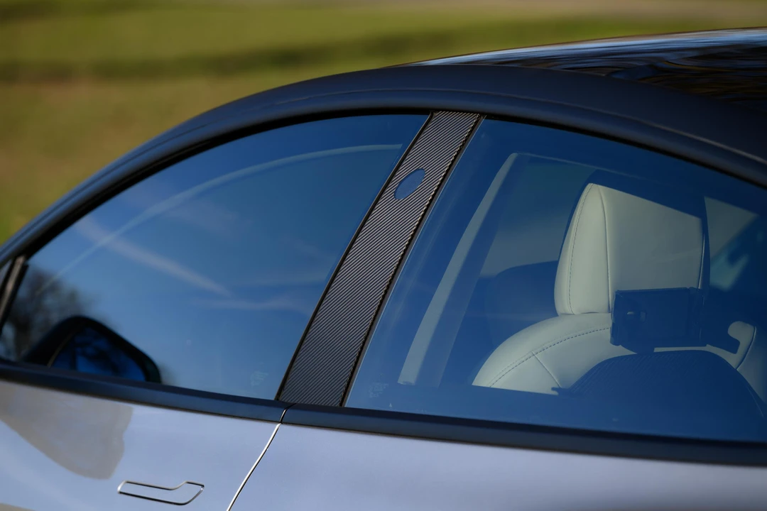 2018 Tesla Model 3 Performance - Image 23 of 31