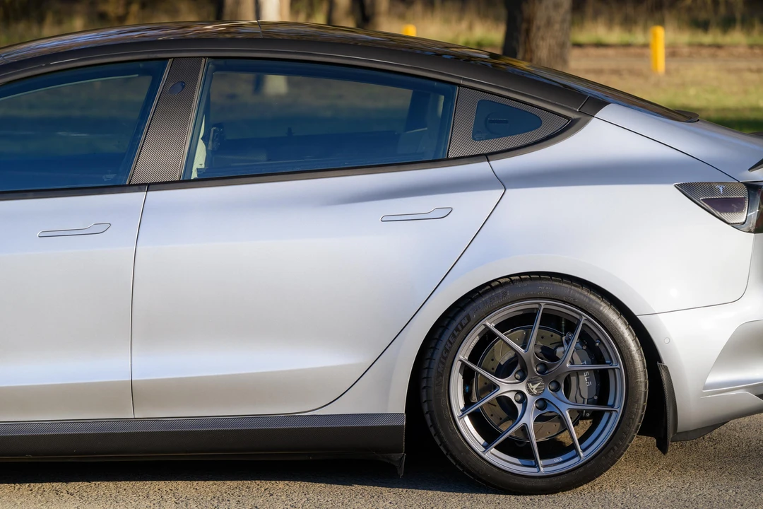 2018 Tesla Model 3 Performance - Image 28 of 31