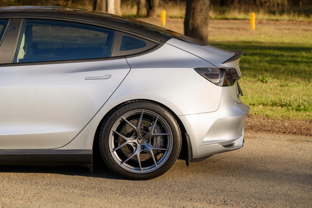 2018 Tesla Model 3 Performance - Image 30 of 31