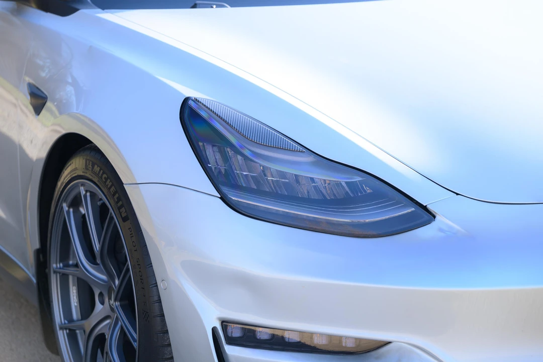2018 Tesla Model 3 Performance - Image 16 of 31