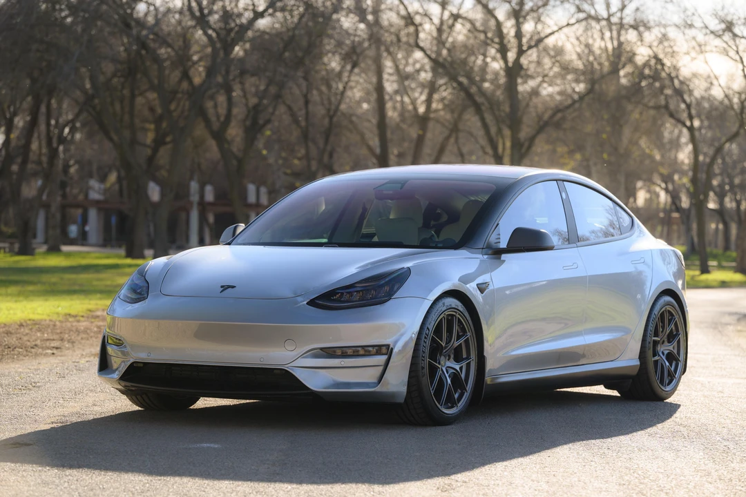 2018 Tesla Model 3 Performance - Image 6 of 31