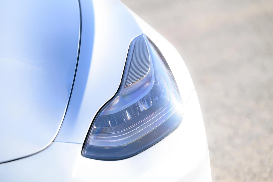 2018 Tesla Model 3 Performance - Image 18 of 31