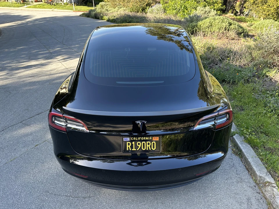 2018 Tesla Model 3 Performance - Image 13 of 31