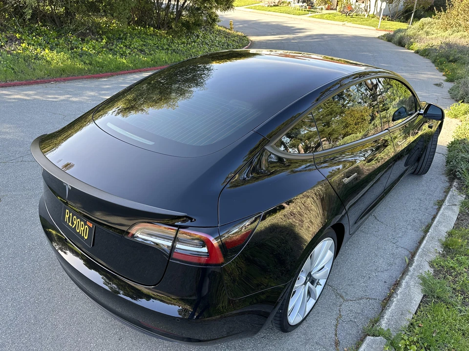 2018 Tesla Model 3 Performance - Image 15 of 31