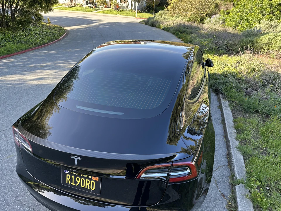 2018 Tesla Model 3 Performance - Image 14 of 31