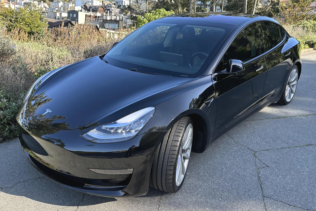 2018 Tesla Model 3 Performance - Image 3 of 31
