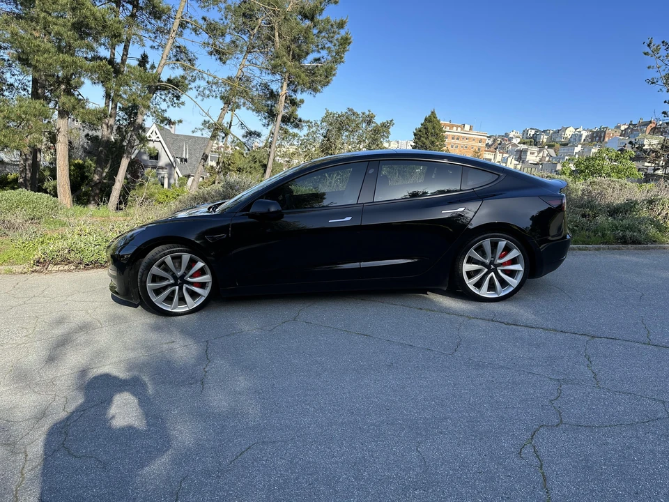 2018 Tesla Model 3 Performance - Image 7 of 31