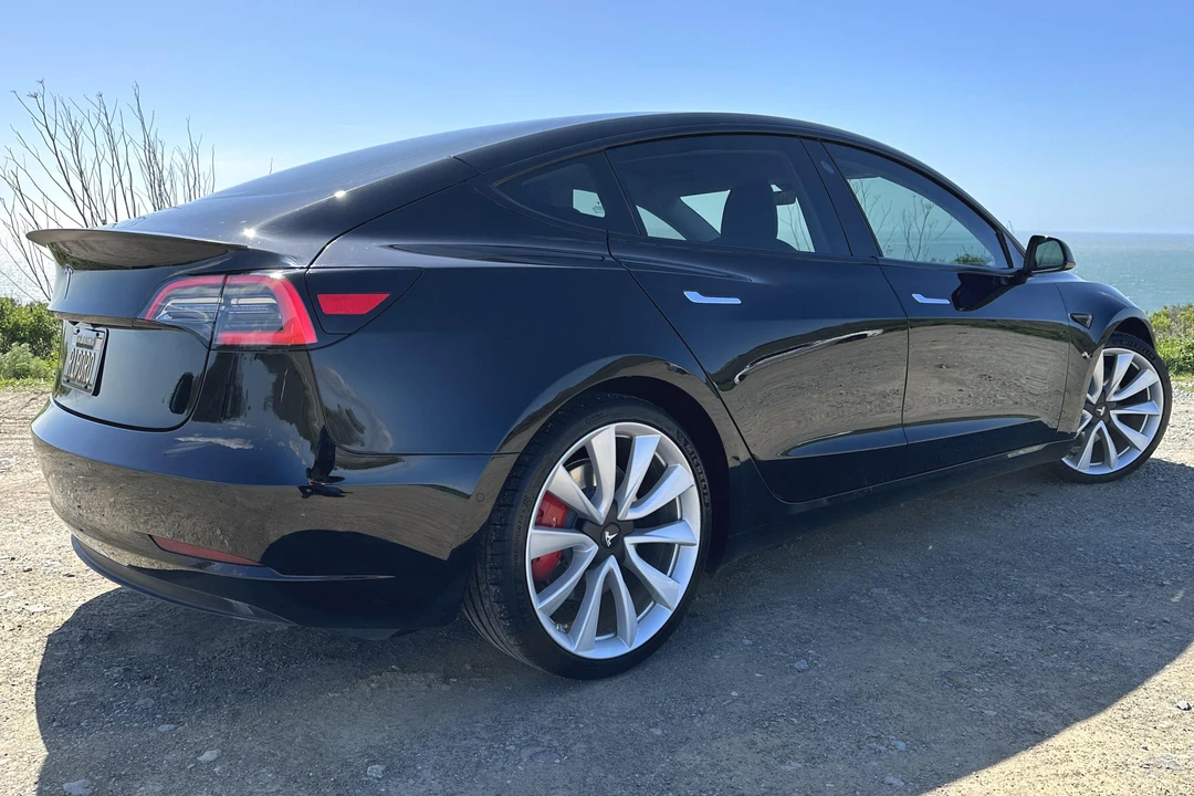2018 Tesla Model 3 Performance - Image 4 of 31