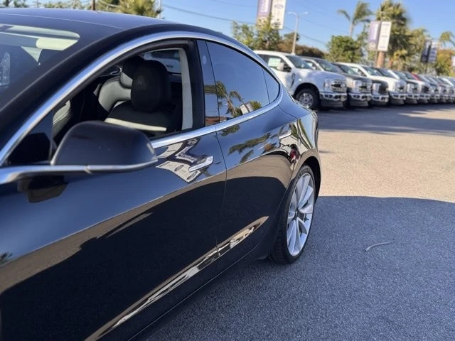 2018 Tesla Model 3 Performance - Image 9 of 12