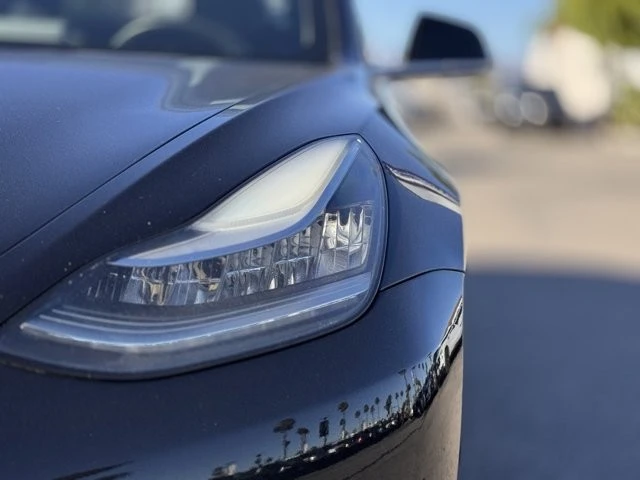 2018 Tesla Model 3 Performance - Image 8 of 12