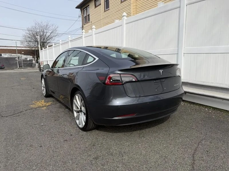 2018 Tesla Model 3 Performance - Image 5 of 12