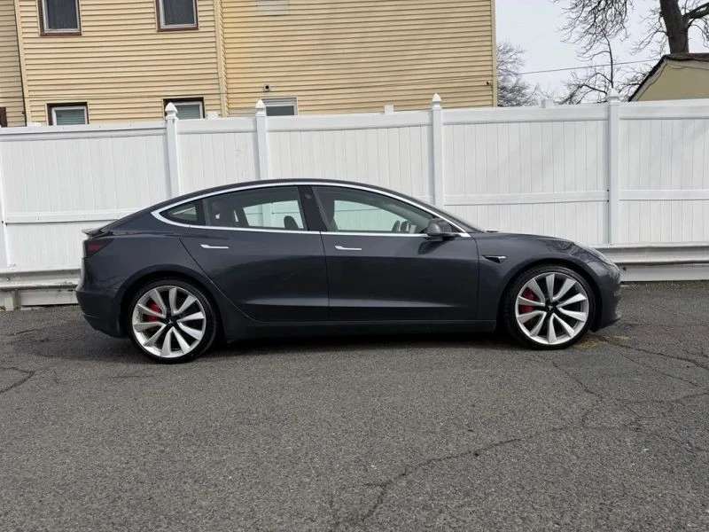 2018 Tesla Model 3 Performance - Image 8 of 12