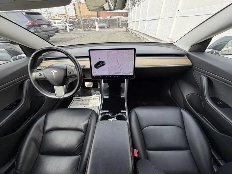 2018 Tesla Model 3 Performance - Image 9 of 12