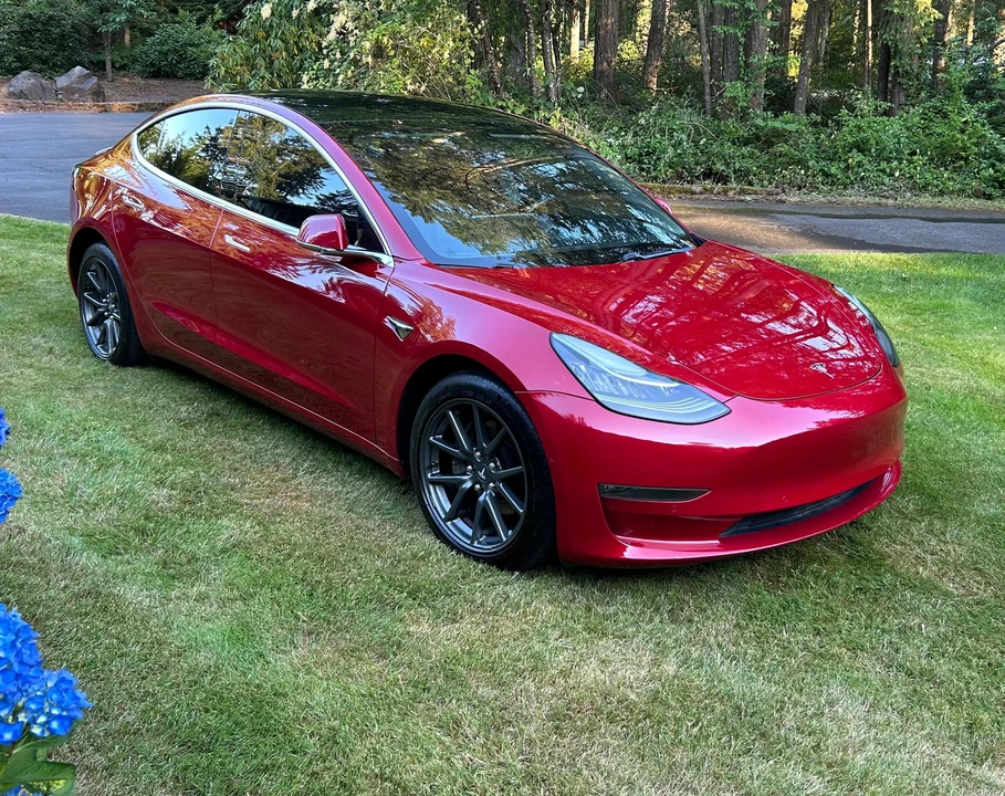 2018 Tesla Model 3 Performance - Image 14 of 31