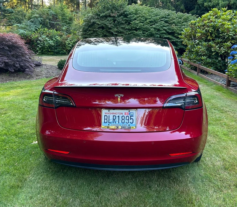 2018 Tesla Model 3 Performance - Image 11 of 31