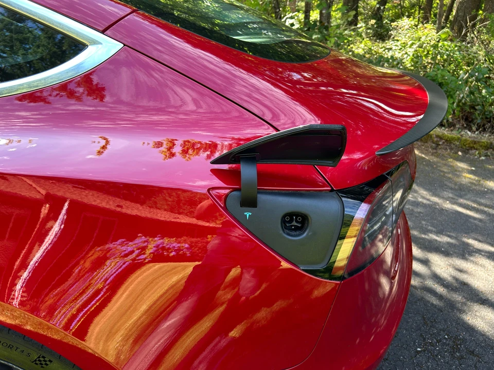 2018 Tesla Model 3 Performance - Image 27 of 31