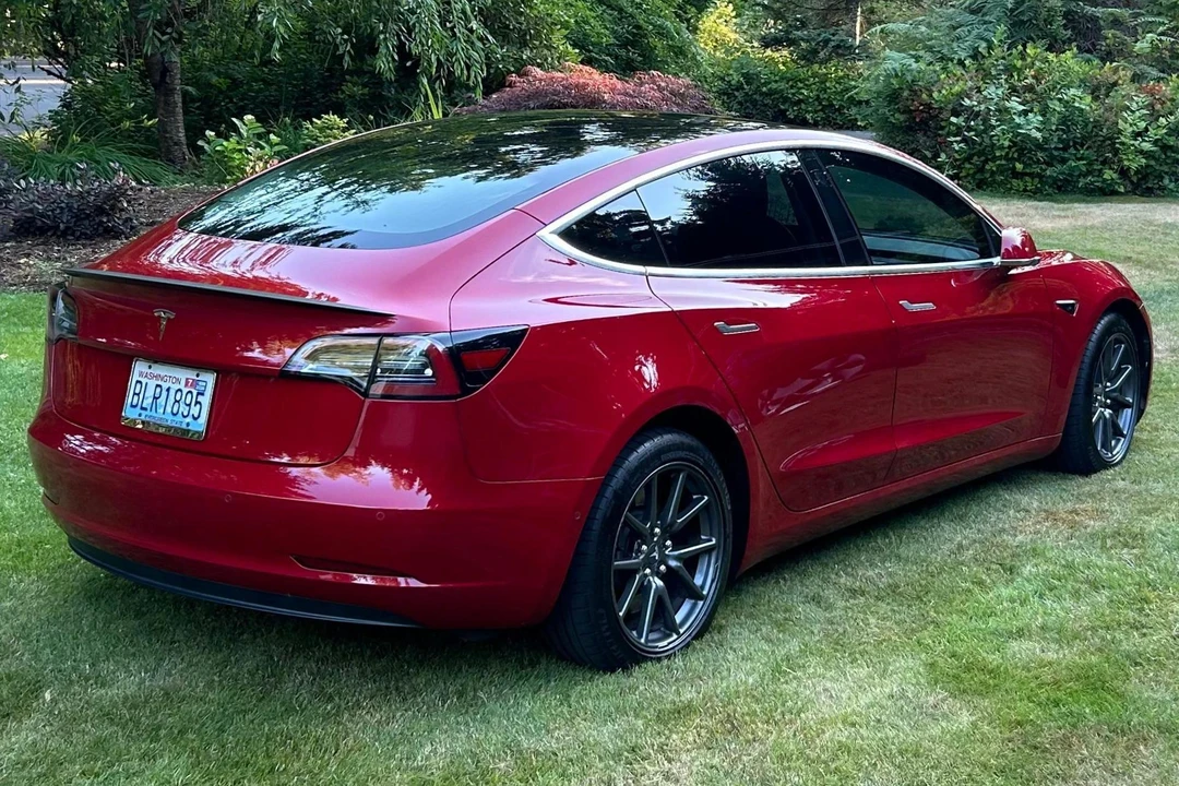2018 Tesla Model 3 Performance - Image 4 of 31