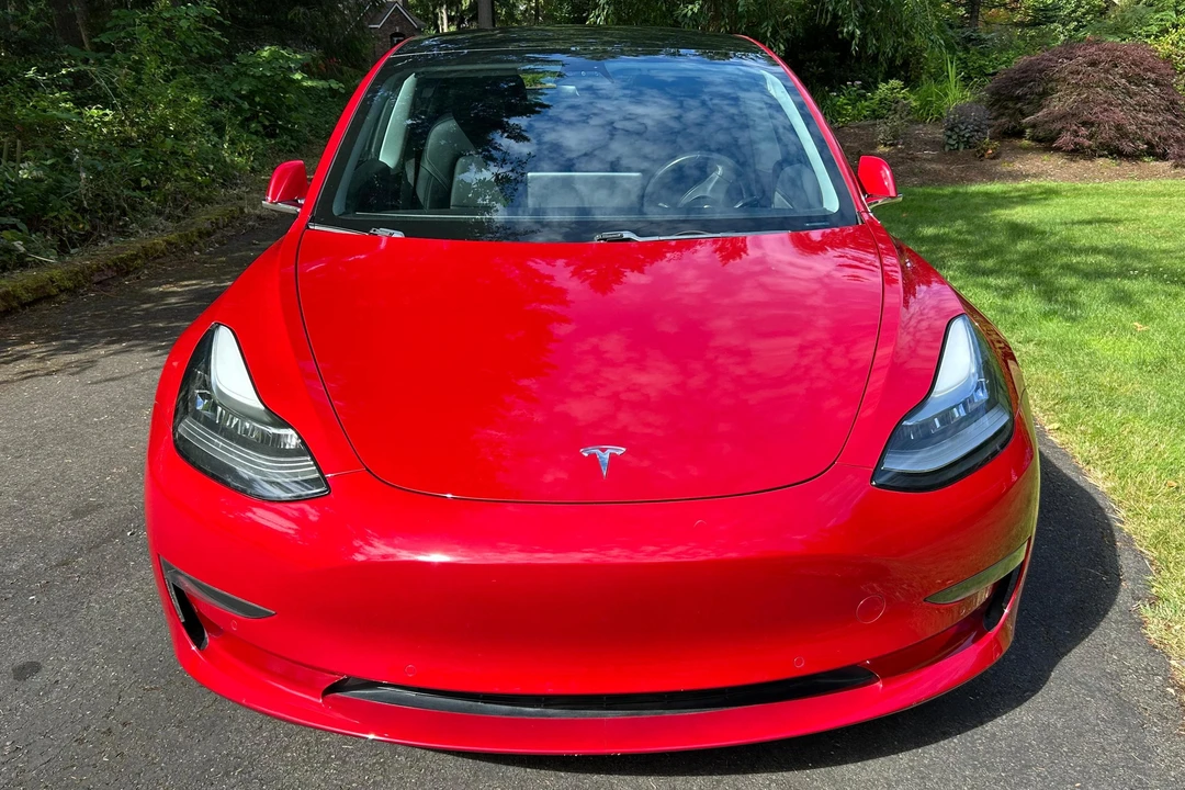 2018 Tesla Model 3 Performance - Image 2 of 31