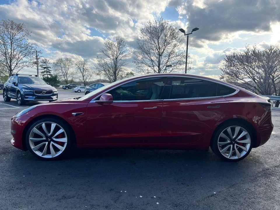 2018 Tesla Model 3 Performance - Image 3 of 18