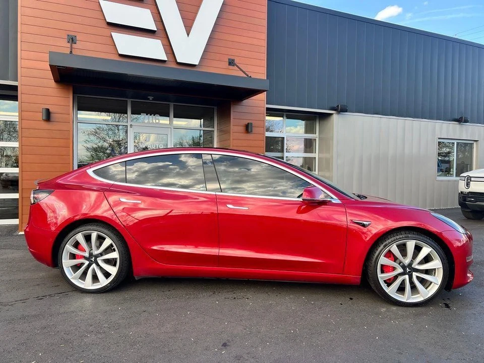 2018 Tesla Model 3 Performance - Image 4 of 18