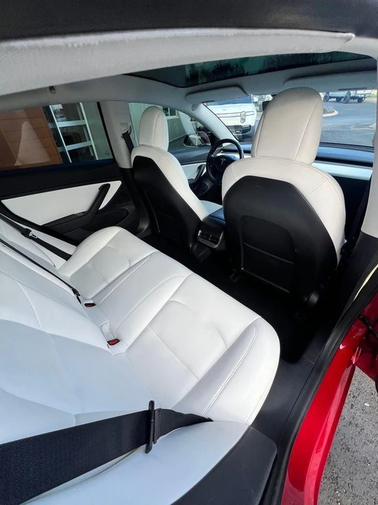 2018 Tesla Model 3 Performance - Image 15 of 18