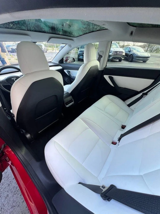 2018 Tesla Model 3 Performance - Image 16 of 18