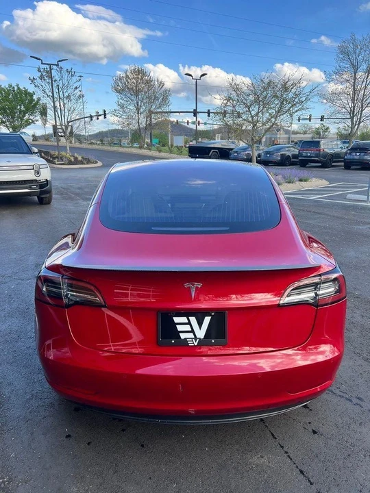 2018 Tesla Model 3 Performance - Image 5 of 18