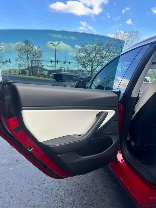 2018 Tesla Model 3 Performance - Image 7 of 18