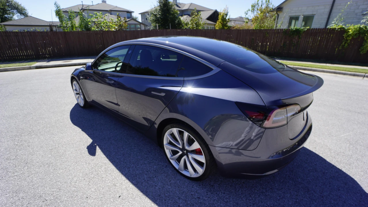 2018 Tesla Model 3 Performance - Image 10 of 31