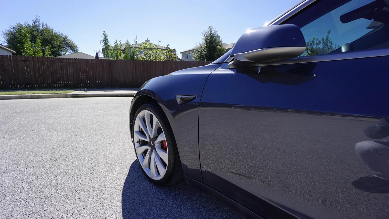 2018 Tesla Model 3 Performance - Image 21 of 31