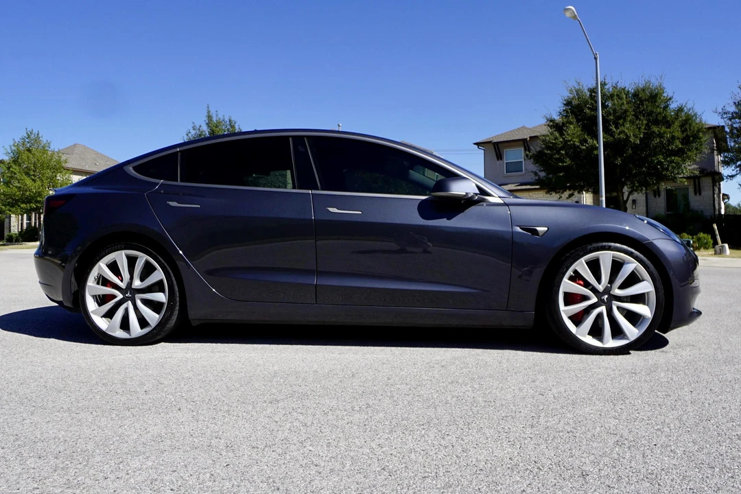 2018 Tesla Model 3 Performance - Image 3 of 31
